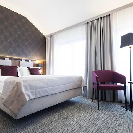เบสต์ เวสเทิร์น โฮเต็ล มาเรียชกี Hotel คาโตวีตเซ ภายนอก รูปภาพ